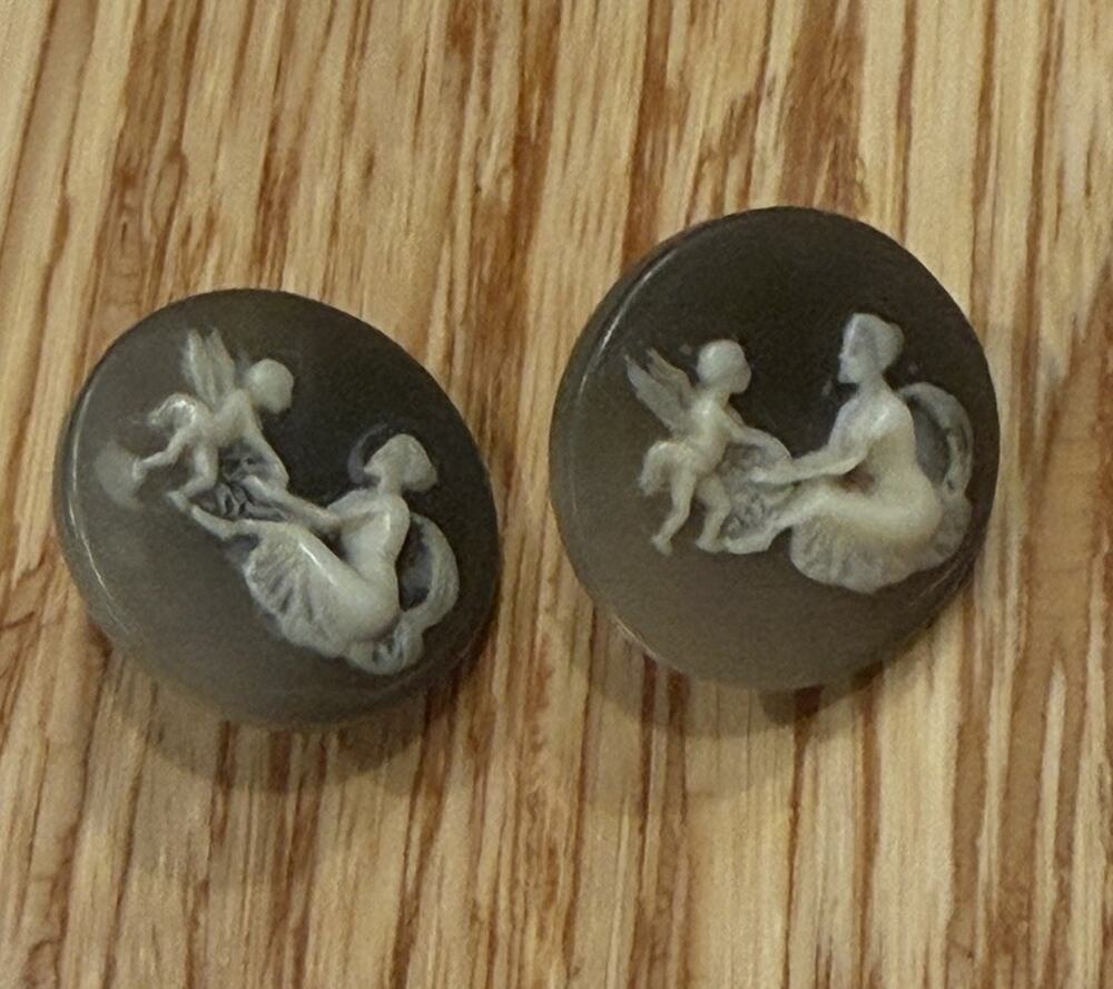 Vintage Venus & Cupid Gray Cameo Pierced Earrings Studs .75β